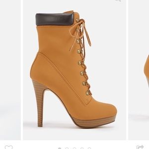 Timberland style heel boots laced
